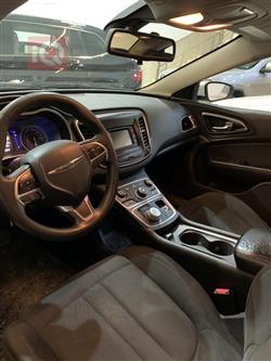 Chrysler 200